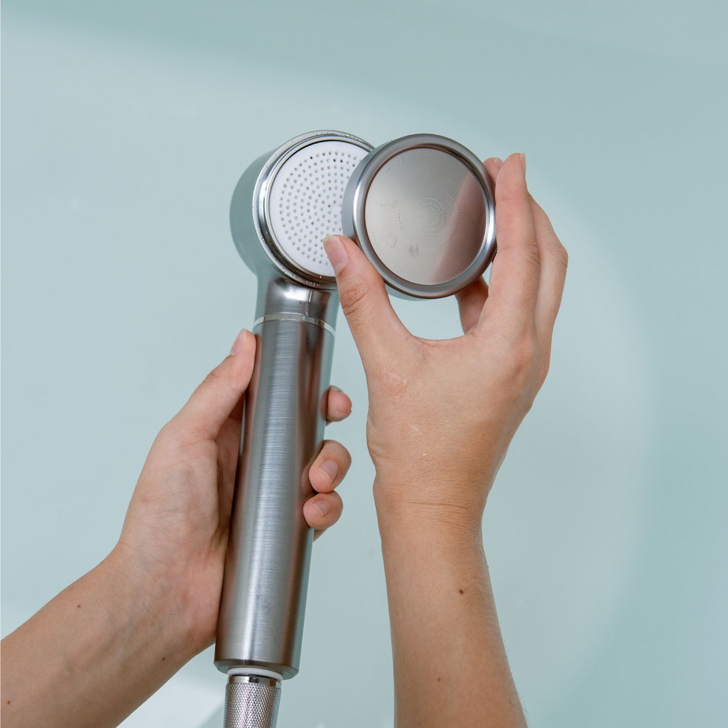 Vitamin C shower filter with lavender aroma for skin health